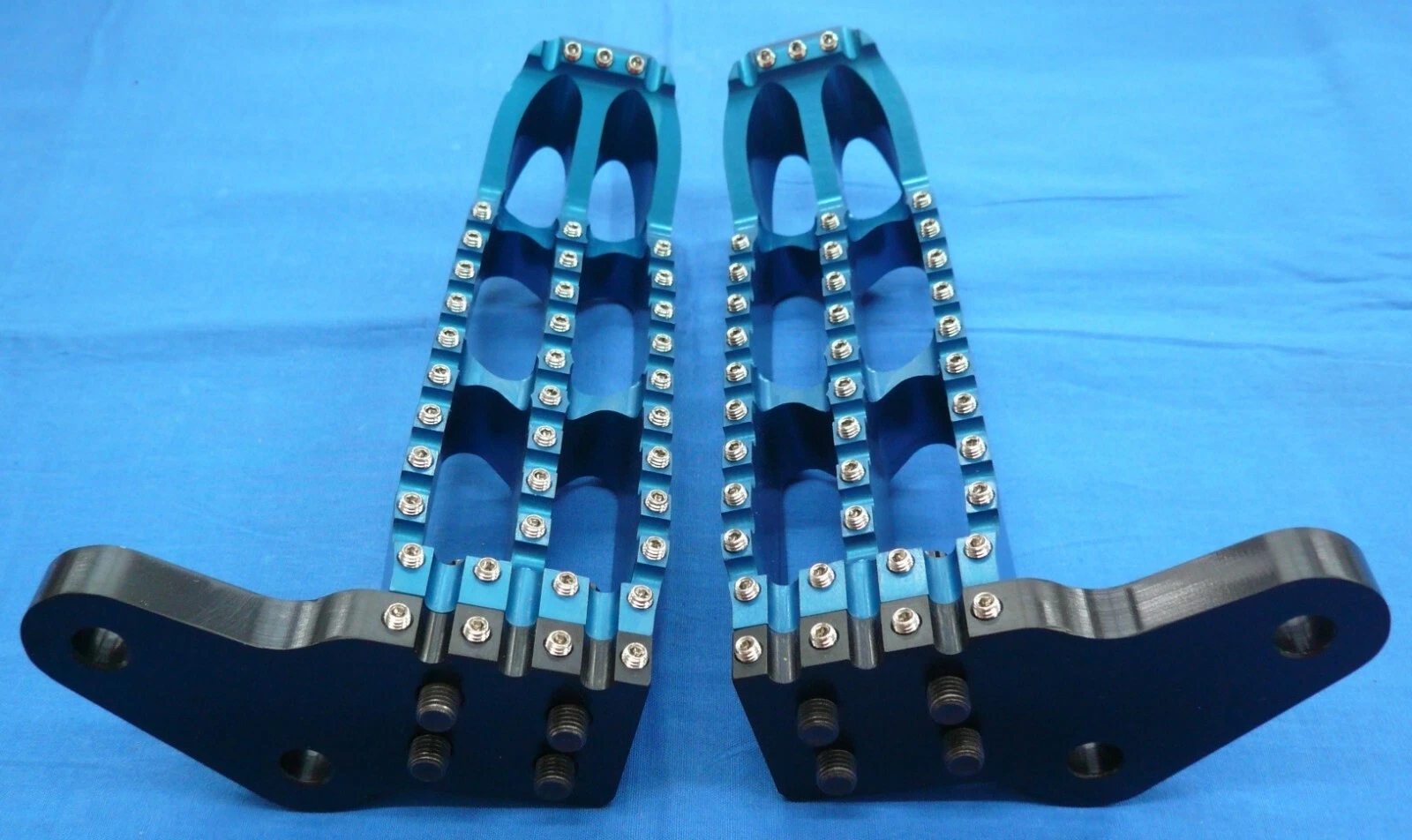 HONDA TRX 250R TRX250R BDT RACING BILLET FOOT PEG SET CLEAT DESIGN 1986-87 BLUE - Image 3