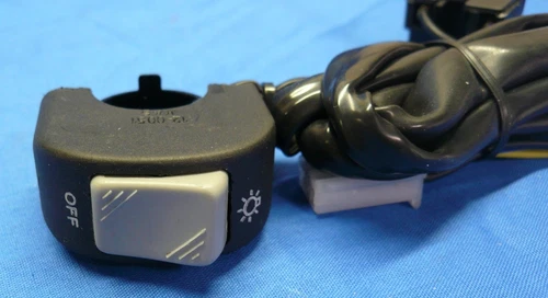 OFF ROAD UNIVERSAL HEADLIGHT SWITCH HANDLEBAR H4 BULB PLUG ON OFF ROCKER STYLE - Image 3